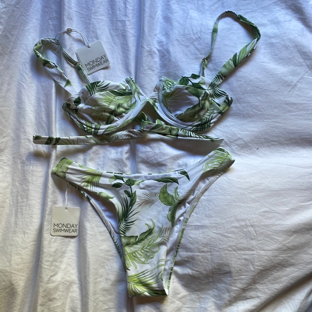 Monday swim size P top and S bottoms